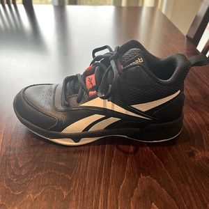 Boys Size 2 Reebok Hightop Sneakers